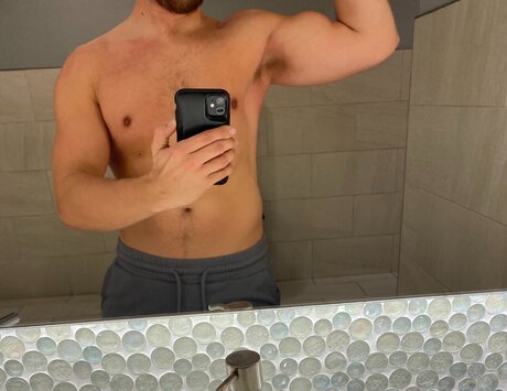Nagie wyciekłe zdjęcie OnlyFans od Thirdlegger