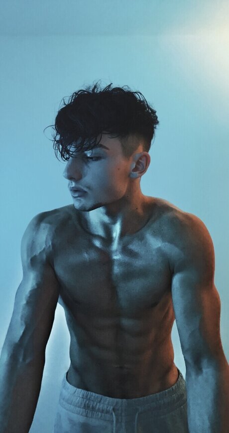 Nagie wyciekłe zdjęcie OnlyFans od L