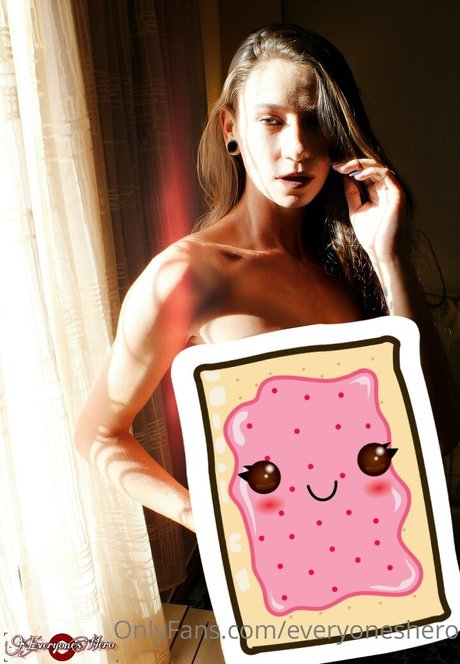 Nagie wyciekłe zdjęcie OnlyFans od Everyoneshero