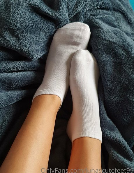 Lunascutefeet99