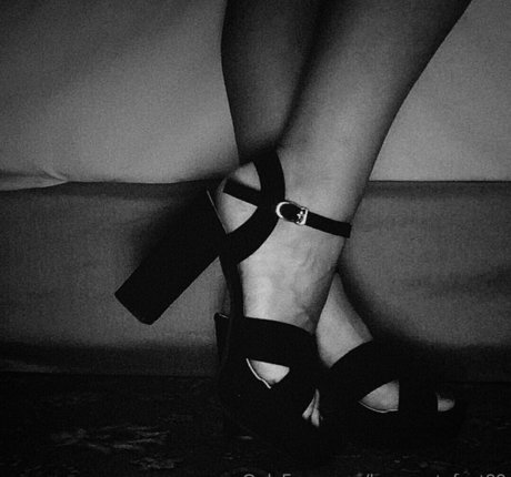 Nagie wyciekłe zdjęcie OnlyFans od Lunascutefeet99