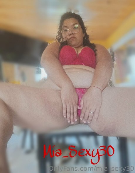 Mia_sexy30