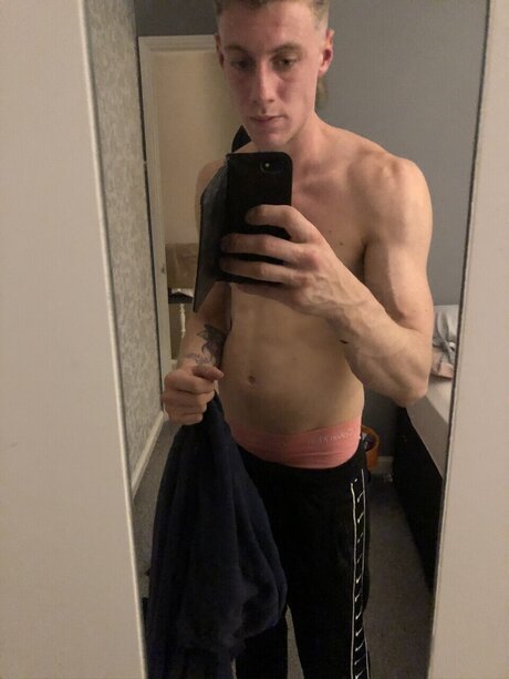 Nagie wyciekłe zdjęcie OnlyFans od Tobias