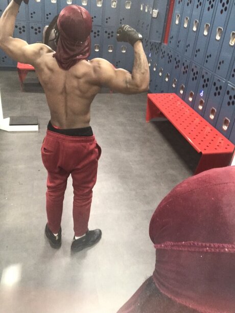 Nagie wyciekłe zdjęcie OnlyFans od Oweezy