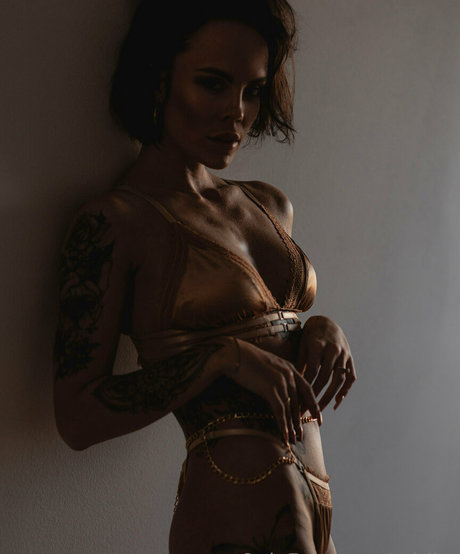 Nagie wyciekłe zdjęcie OnlyFans od Miribe