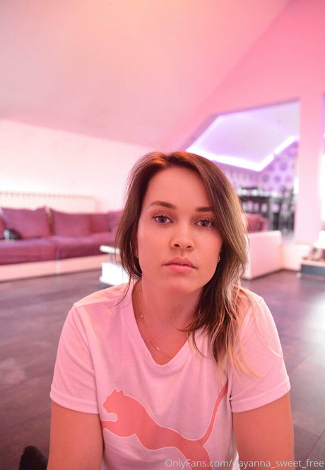 Dayanna_sweet_free