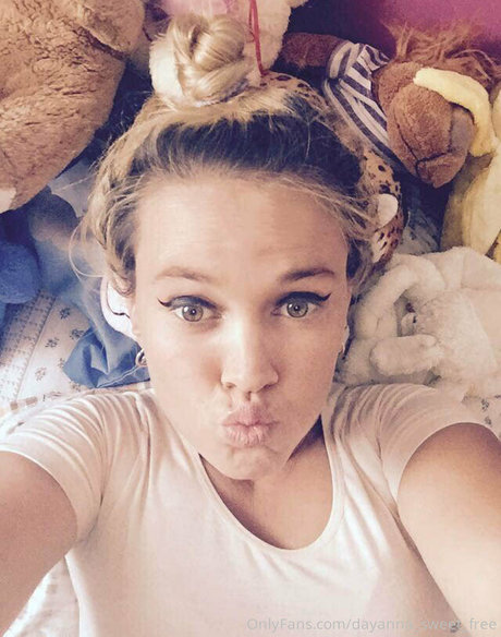 Dayanna_sweet_free