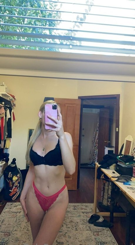 Nagie wyciekłe zdjęcie OnlyFans od Srhmmnd