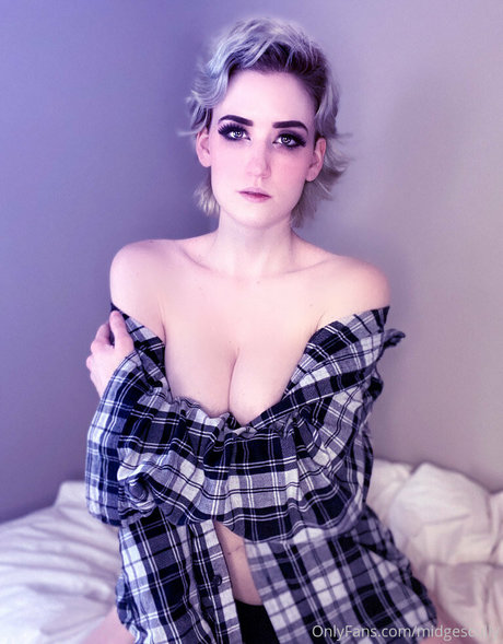Nagie wyciekłe zdjęcie OnlyFans od Midgescully