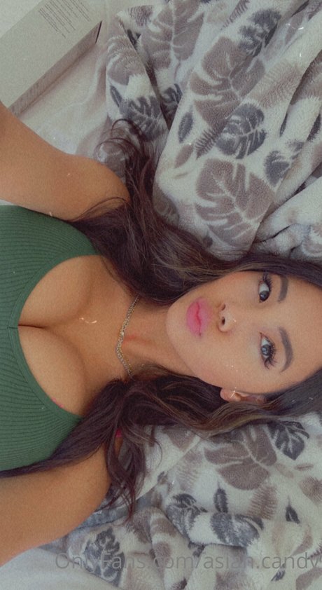 Nagie wyciekłe zdjęcie OnlyFans od Asian Candy