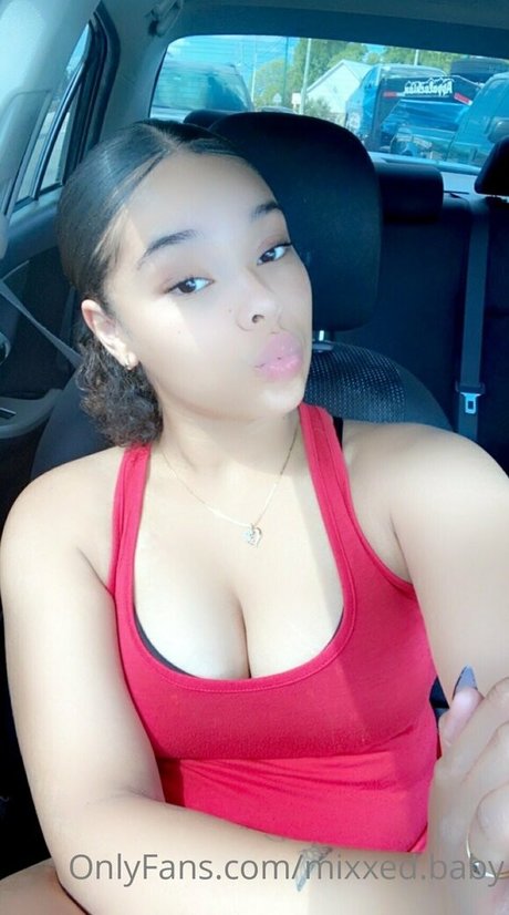 Nagie wyciekłe zdjęcie OnlyFans od Mixxedbaby