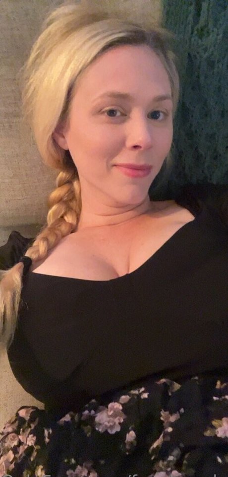 Nagie wyciekłe zdjęcie OnlyFans od Fayelinaplays