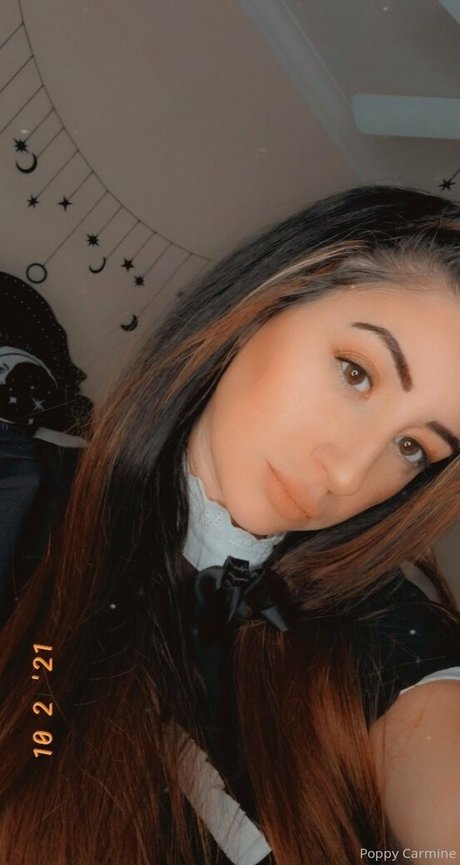 Poppycarminexxx
