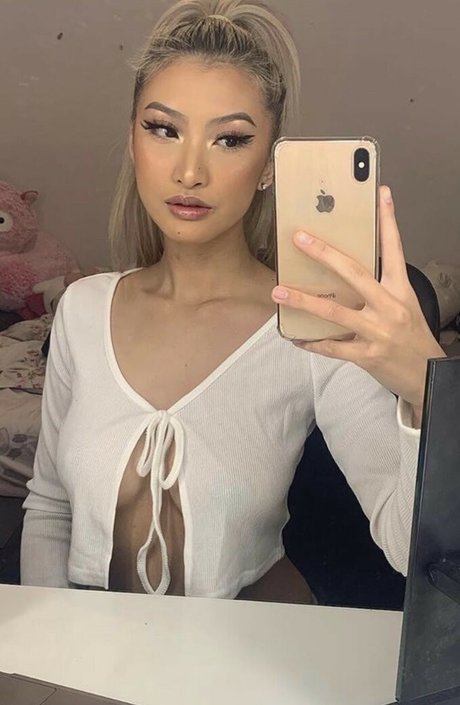 Nagie wyciekłe zdjęcie OnlyFans od Nancy Huynh