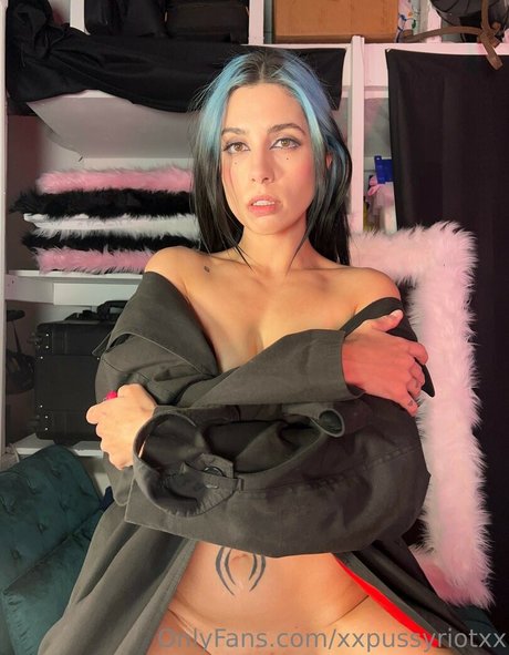 Xxpussyriotxx