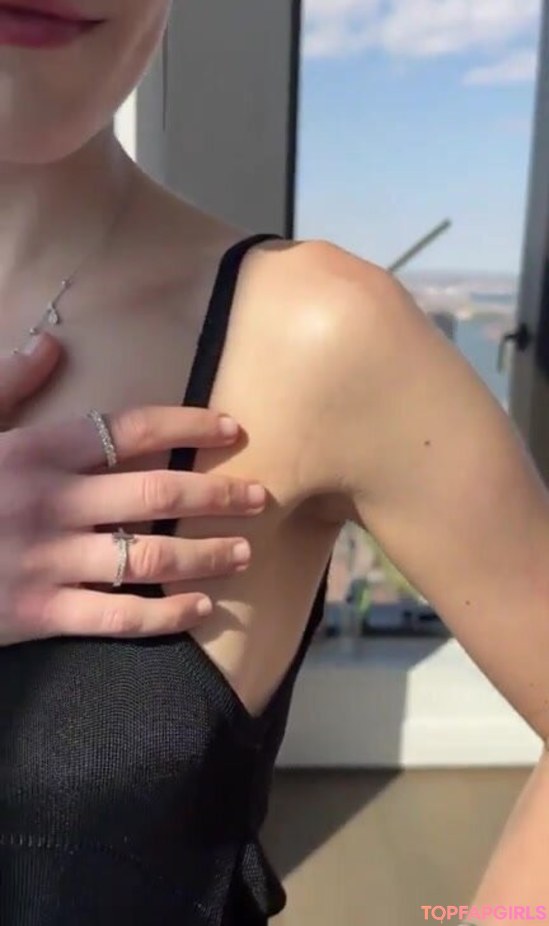 Nagie wyciekłe zdjęcie OnlyFans od Kiernan Shipka #1208