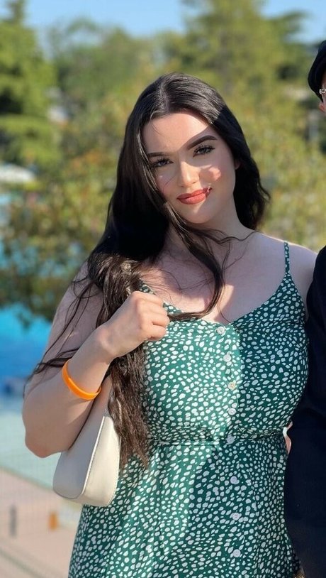 AI Generated Celebrity Nudes