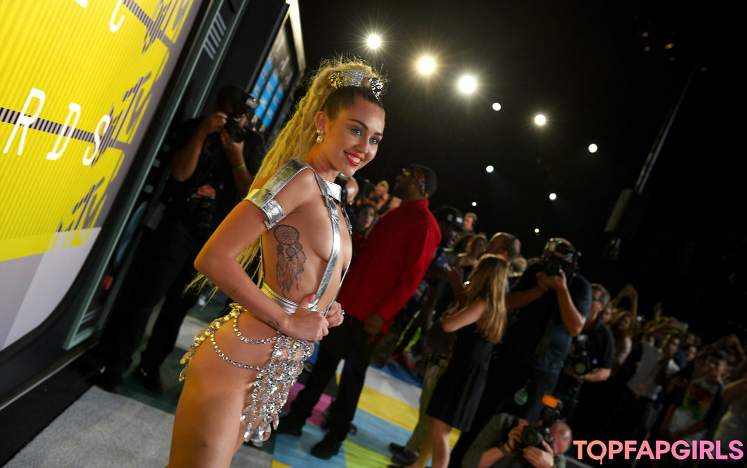 Nagie wyciekłe zdjęcie OnlyFans od Miley Cyrus #1187