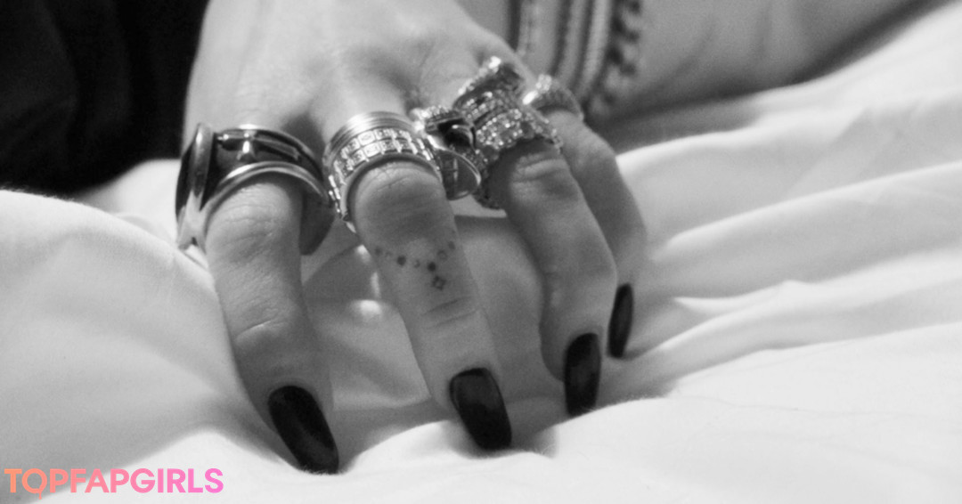 Nagie wyciekłe zdjęcie OnlyFans od Miley Cyrus #1995