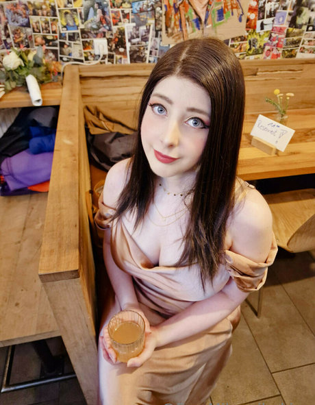 Mikomi Hokina