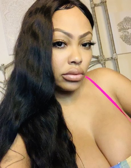 Lacey Duvalle