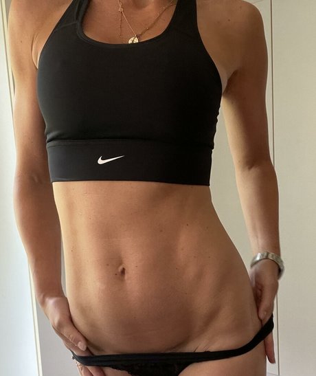 Nagie wyciekłe zdjęcie OnlyFans od Germanmum1989vip