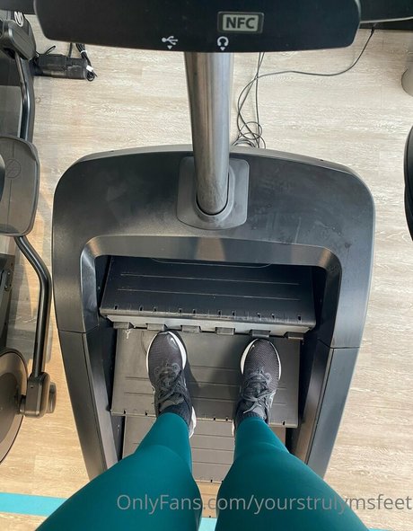 Yourstrulymsfeet
