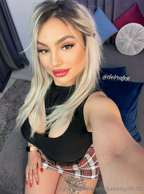 Pinkhairedgirlfr33