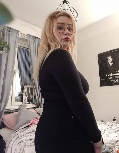 Nagie wyciekłe zdjęcie OnlyFans od Glitterbabeprincess
