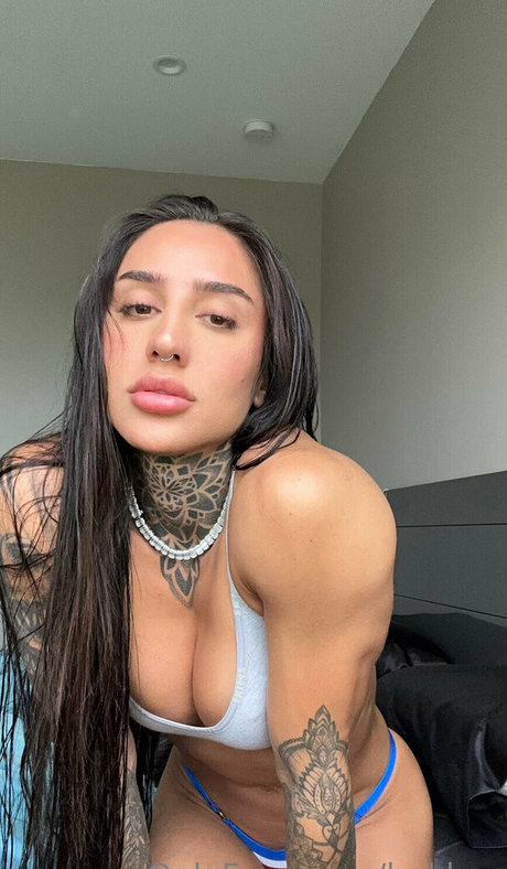 Nagie wyciekłe zdjęcie OnlyFans od Bakhar