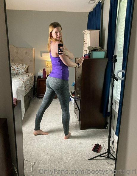 Bootyshortsgirl