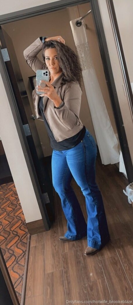 Hotwifebrookeblaze