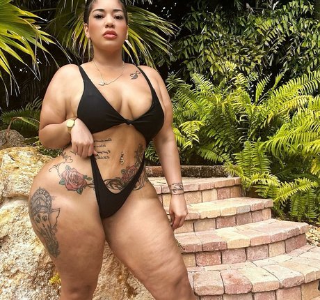 Nagie wyciekłe zdjęcie OnlyFans od Curvyrb