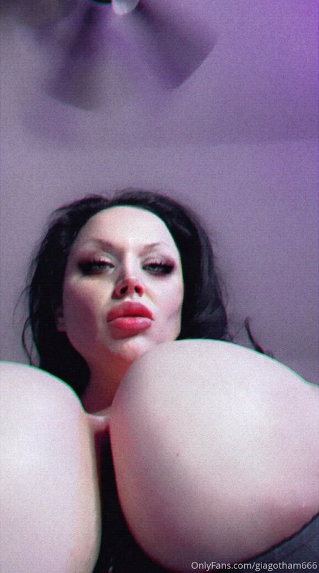 Nagie wyciekłe zdjęcie OnlyFans od Giagotham666