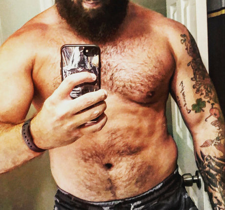 Thecavemanxxx