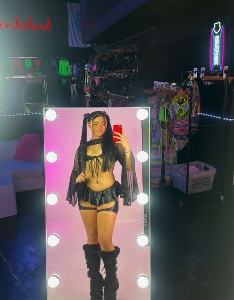 Nagie wyciekłe zdjęcie OnlyFans od Savethesharkss