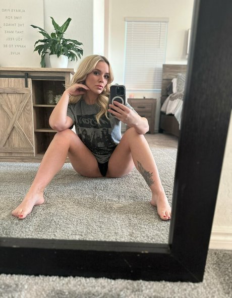 Alexismonroexx