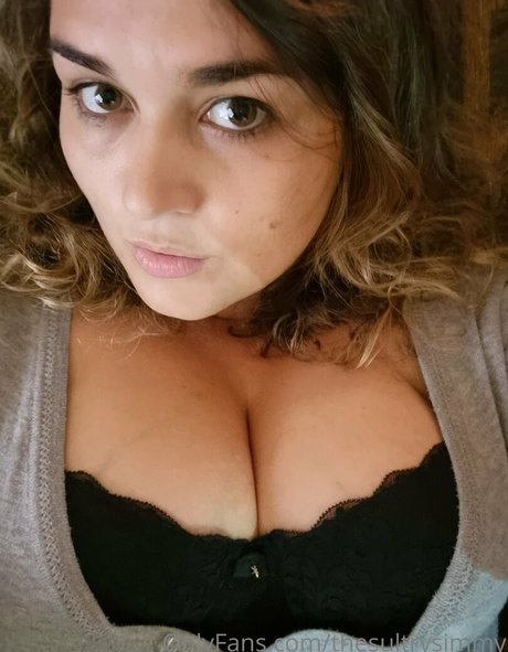 Nagie wyciekłe zdjęcie OnlyFans od Thesultrysimmy