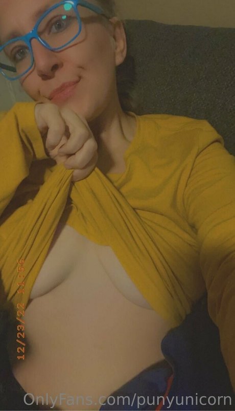 Nagie wyciekłe zdjęcie OnlyFans od Punyunicorn