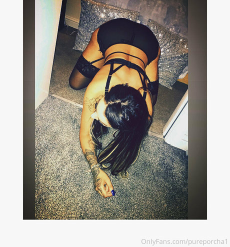 Hotnaughtygirlfriend1