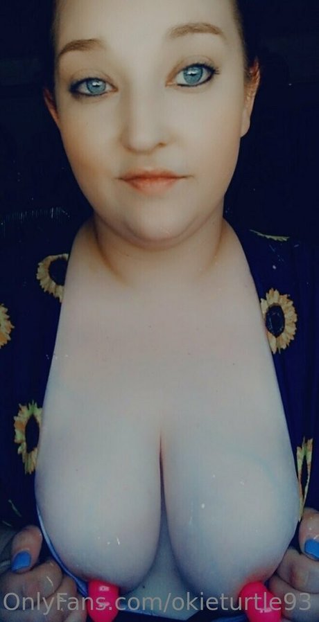 Nagie wyciekłe zdjęcie OnlyFans od Okieturtle93