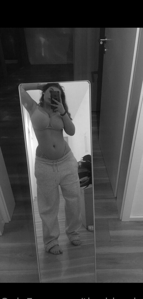 Theblondethebrunette